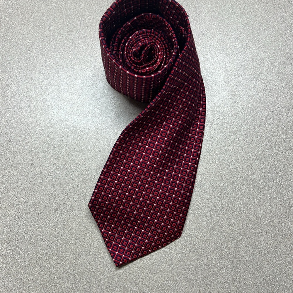 Roundtree & Yorke NWT Red, Navy & White Silk Tie (Extra Long)